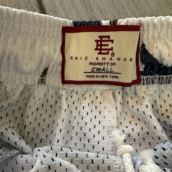 White Star Patterned Shorts - Picture 2 of 4